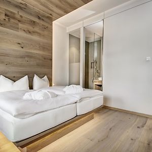 Deluxe Double Room Balcony Lake View